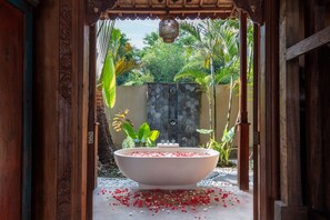 Luxury Villa, 4 Bedrooms, Non Smoking, Garden View | Bathroom