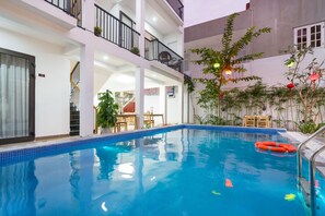 Piscina a l'aire lliure 