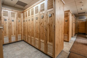 Exterior - Silver Mill 8220 (Keystone)