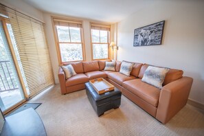Premium Condo, 1 Bedroom, Balcony, Resort View (Silver Mill 8220) | Living area | 42-inch Smart TV with cable channels, TV - Silver Mill 8220 (Keystone)