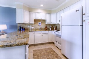 Condo (10 D, One Bedroom Condo) | Exterior