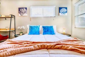 3 bedrooms, desk, iron/ironing board, free WiFi
