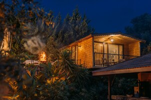 Exclusive Suite, Non Smoking, Pool View | Egyptian cotton sheets, premium bedding, minibar, laptop workspace