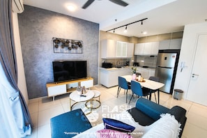 Comfort Suite, 1 Bedroom | Living area | 42-inch LED TV with cable channels, TV