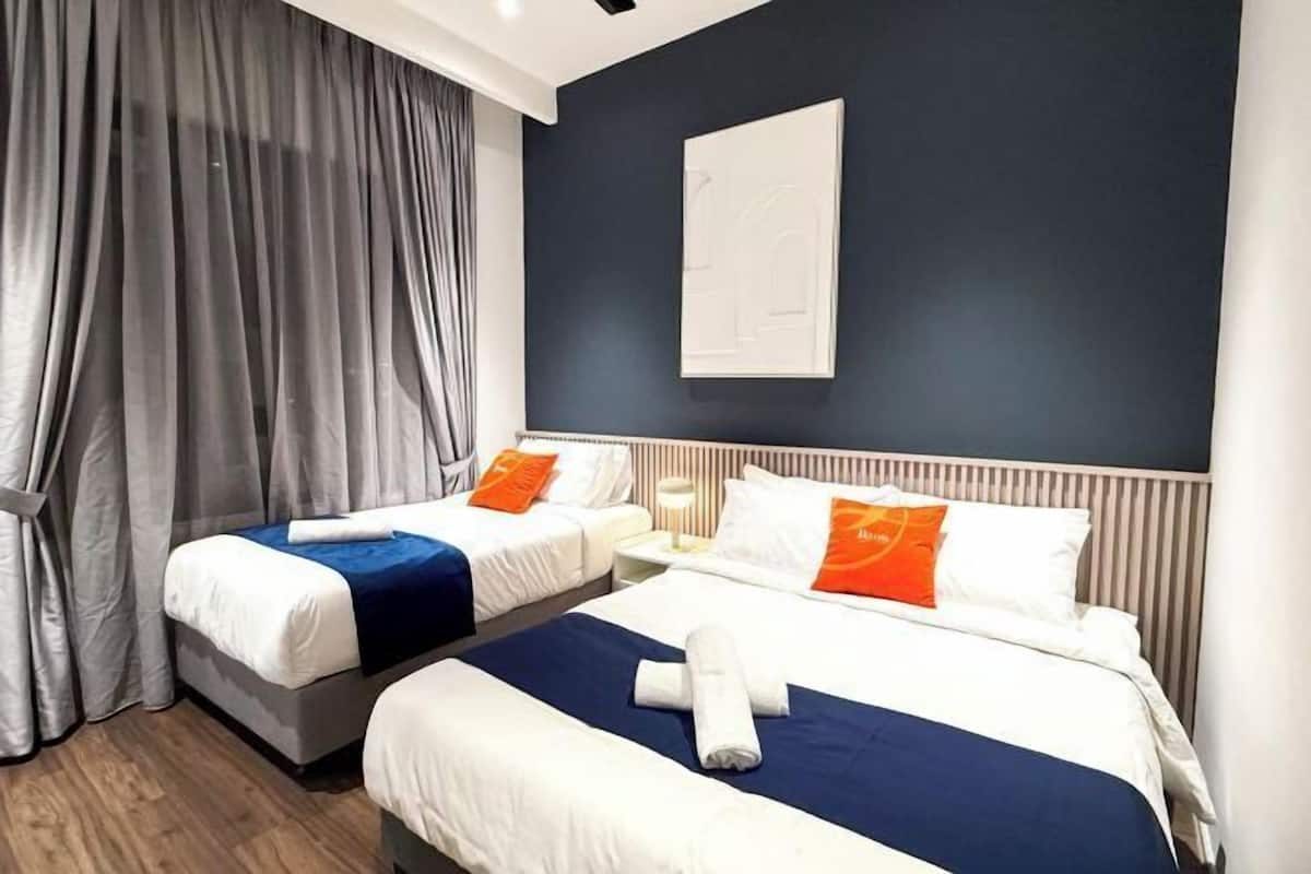 2 habitaciones, espacio para trabajar con laptop y cortinas blackout