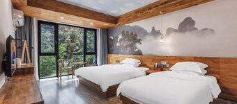 Puyu Mountain Household