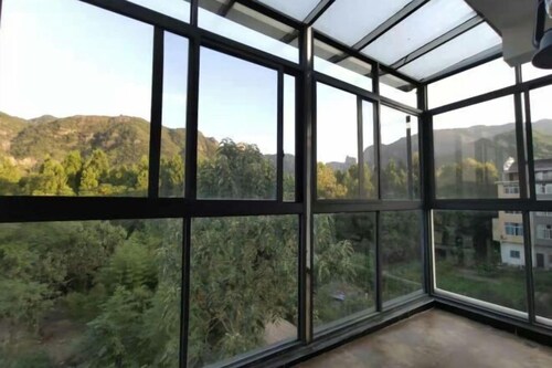 Puyu Mountain Household