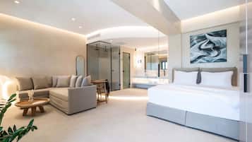 Deluxe Suite with Private Pool & Sea View | 1 dormitorio, minibar, caja fuerte y decoración individual