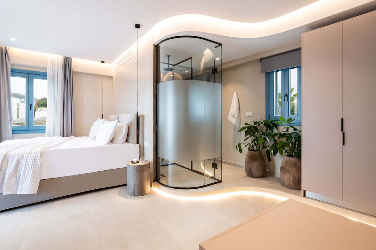 Honeymoon Suite with Plunge Pool & Sea View | ミニバー、セーフティボックス (室内)、デスク、遮光カーテン