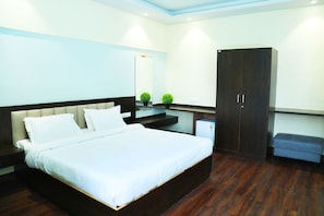 Luxury Room | Premium bedding, down comforters, memory foam beds, desk - Turtle Hotel (Mumbai)