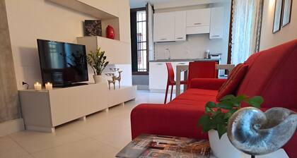 Romantic apartment with canal view