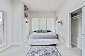 7 habitaciones, escritorio, tabla de planchar con plancha y wifi gratis