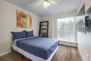 3 bedrooms, desk, iron/ironing board, travel cot