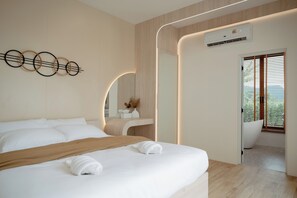 Escritorio, wifi gratis y ropa de cama 