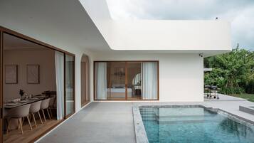 Luxury Villa | 5 bedrooms, desk, free WiFi, bed sheets