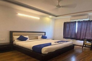 Cribs/infant beds, free WiFi - White Rock Hotel (Gurugram)