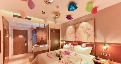 James Joyce Coffetel (Beijing Happy Valley Fatou Metro Station)