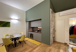 Kühlschrank, Ofen, Herdplatte, Geschirrspüler