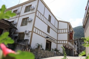 Exterior - Riverside Inn (Shimian)