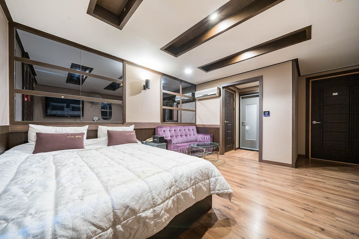 Individually decorated, laptop workspace, soundproofing, free WiFi