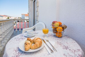 Family Apartment | Terrace/patio - Apartment Kikas (Vir)