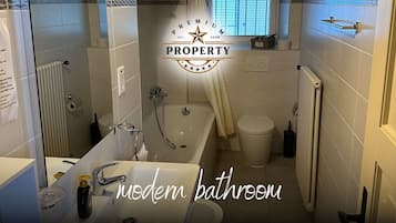 Haartrockner, Bidet, Handtücher, Seife