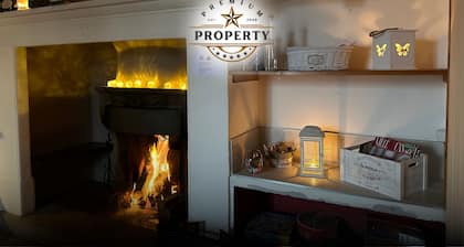 Charming SUNSTONE house near COMO lake, private parking I Villa dei Leoni
