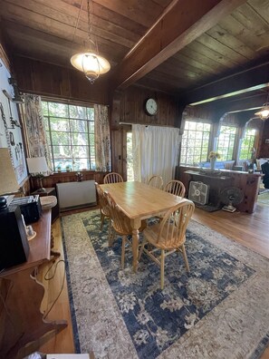 Dining - Highland Holiday Limit 7-10 3 Bedroom Cottage by RedAwning (Bridgton)