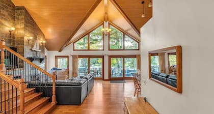 Sandy Cove - Limit 14 4 Bedroom Villa by RedAwning