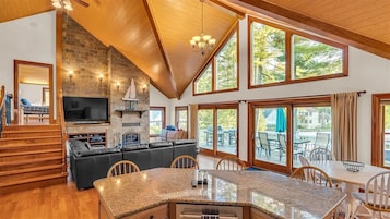Villa, 4 Bedrooms | Interior