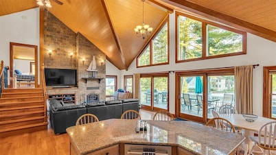 Sandy Cove - Limit 14 4 Bedroom Villa by RedAwning