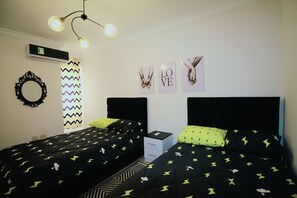 3 bedrooms, iron/ironing board, free WiFi - Smart Luxury Apartment in new Building of Compound (Cairo)