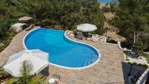 Unclassified image, 2 of 40, button - Stunning 5 Bedroom Villa With Private Pool, Paphos Villa 1444 (Argaka)