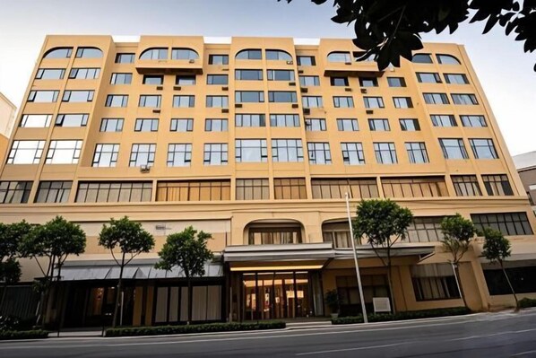 Exterior - prosperous horse hotel (Kunming)