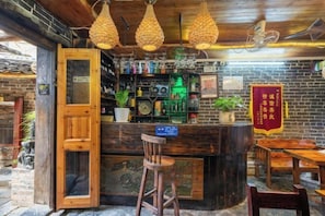 Bar (en el alojamiento)