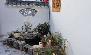 Property grounds - Guankeng Hotel (Wuyuan)