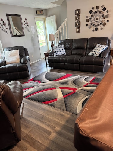 Buckeye cozy  condo with hot tub and pool table