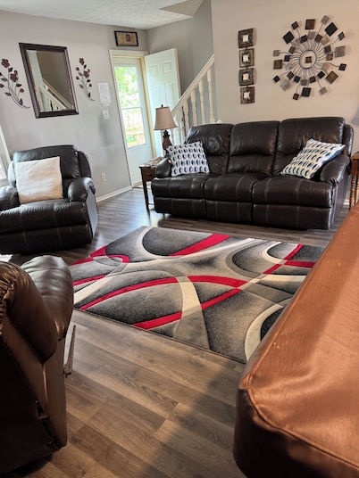 Buckeye cozy  condo with hot tub and pool table