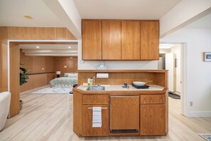 1 多间卧室、免费 WiFi、床单