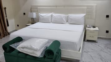 Executive-enkeltværelse | Egyptiske bomuldslagner, premium-sengetøj, dundyner, Tempur-Pedic-senge