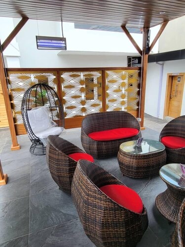 LUXOL HOMES AND SUITES 