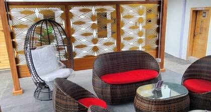LUXOL HOMES AND SUITES