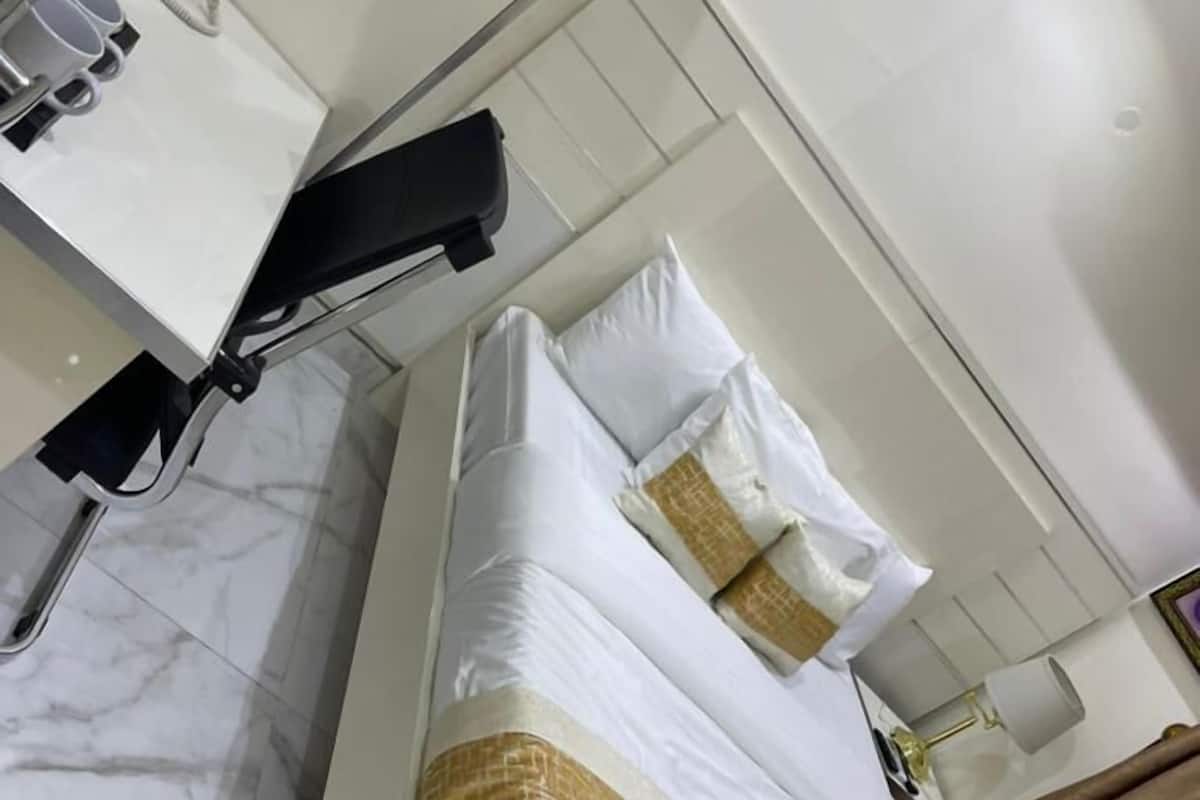 Classic Single Room | Egyptian cotton sheets, premium bedding, down comforters