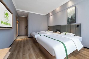 Room - GreenTree Inn Express Hotel (Weihai High-speed Railway Terminal Port Branch) (Weihai)