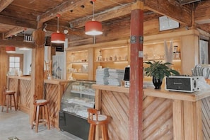 Bar (en el alojamiento)