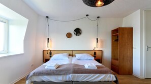 2 bedrooms