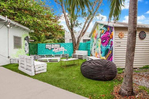 Wynwood | The Bonds of Art House | 7BR | Sleeps 20