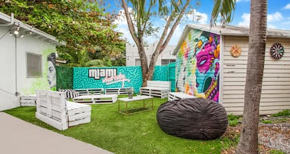 Wynwood | The Bonds of Art House | 7BR | Sleeps 20