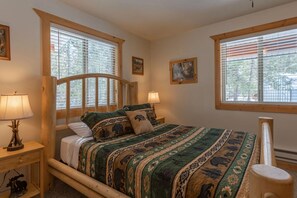 House (2 Bedrooms) | 2 bedrooms, travel crib, bed sheets - Henrys Post (Island Park)