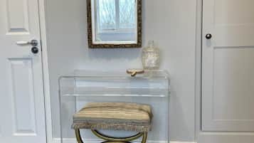 Apartment, Multiple Beds | Interior